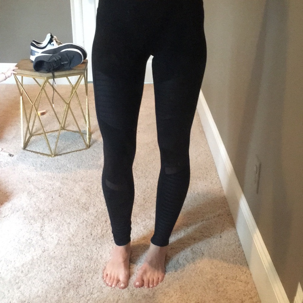 Alo Moto legging size Small